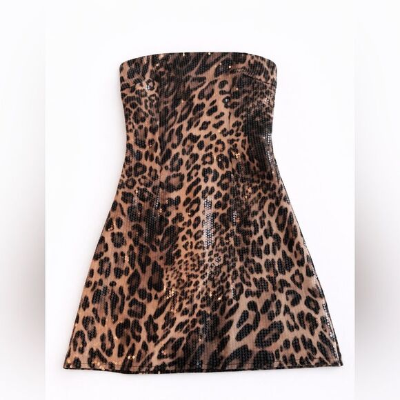 White Fox Boutique Dresses & Skirts - NEW WITH TAGS White Fox Boutique Leopard Print Mini Dress